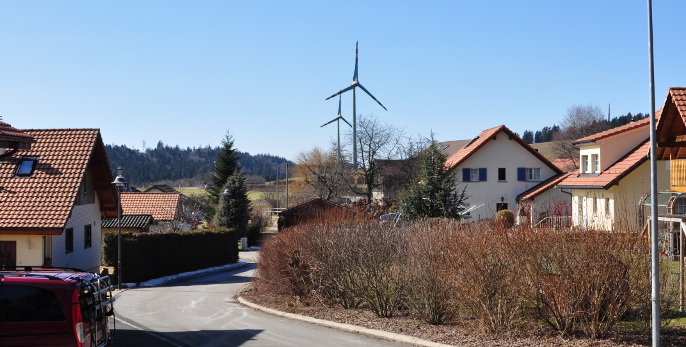 Eolienne de Pra-d'Avaux, située le long de la route de Berne, à la frontière Lausanne-Montpreveyres